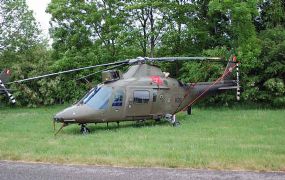 FLASH: Ongeval met legerhelikopter in Bevekom: 1 lichtgewonde