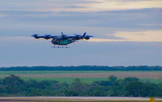 EVE maakt maidenvlucht met de EVE eVTOL prototype 